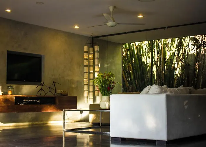 Unique Architect-designed & Tropical Garden In Villa