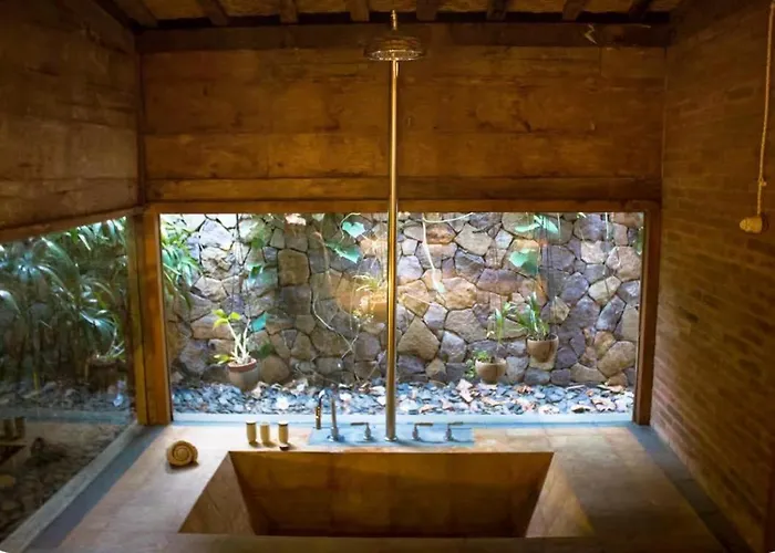 Unique Architect-designed & Tropical Garden In Villa