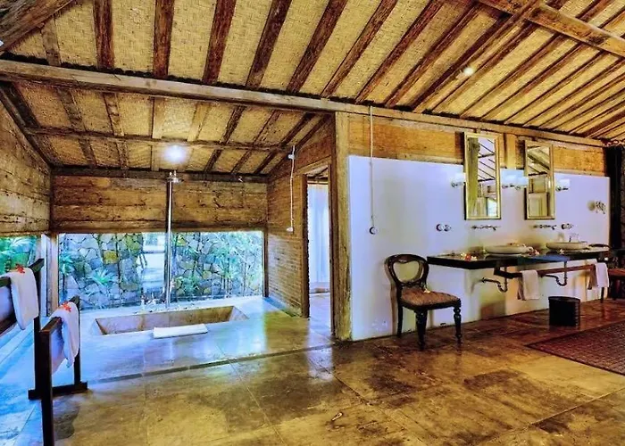 Unique Architect-designed & Tropical Garden In Villa