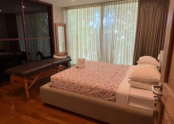 Unique Architect-designed & Tropical Garden In * Seminyak (Bali)