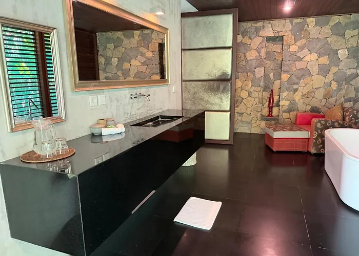 Villa Unique Architect-designed & Tropical Garden In *