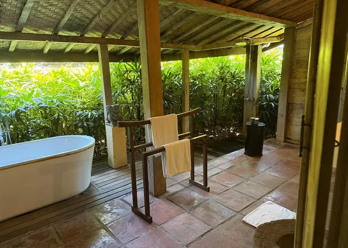 Villa Unique Architect-designed & Tropical Garden In *